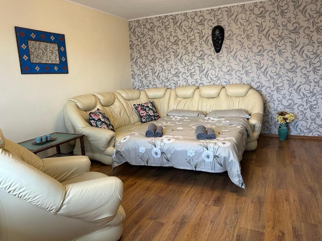 Harmony Luisa Apartment #Enjoy#Otopeni# Bagian luar foto